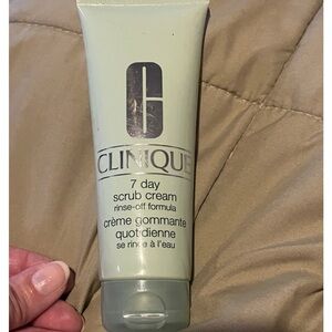 Clinique 7 Day Scrub Cream - Light Green